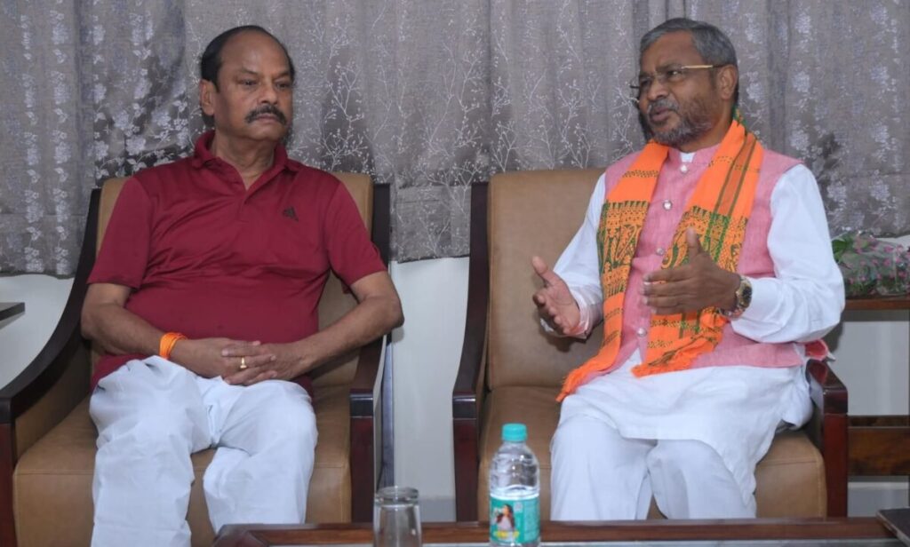 Santhal News: संताल परगना में भाजपा की रणनीति पर रघुवर-बाबूलाल ने की गहन चर्चा